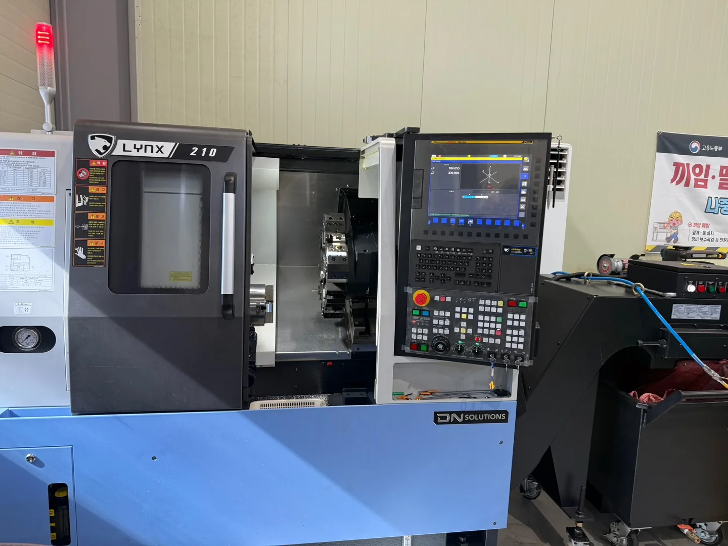 유니언머신 - 두산 CNC 6인치 선반, 신품급 23년식 Lynx210A